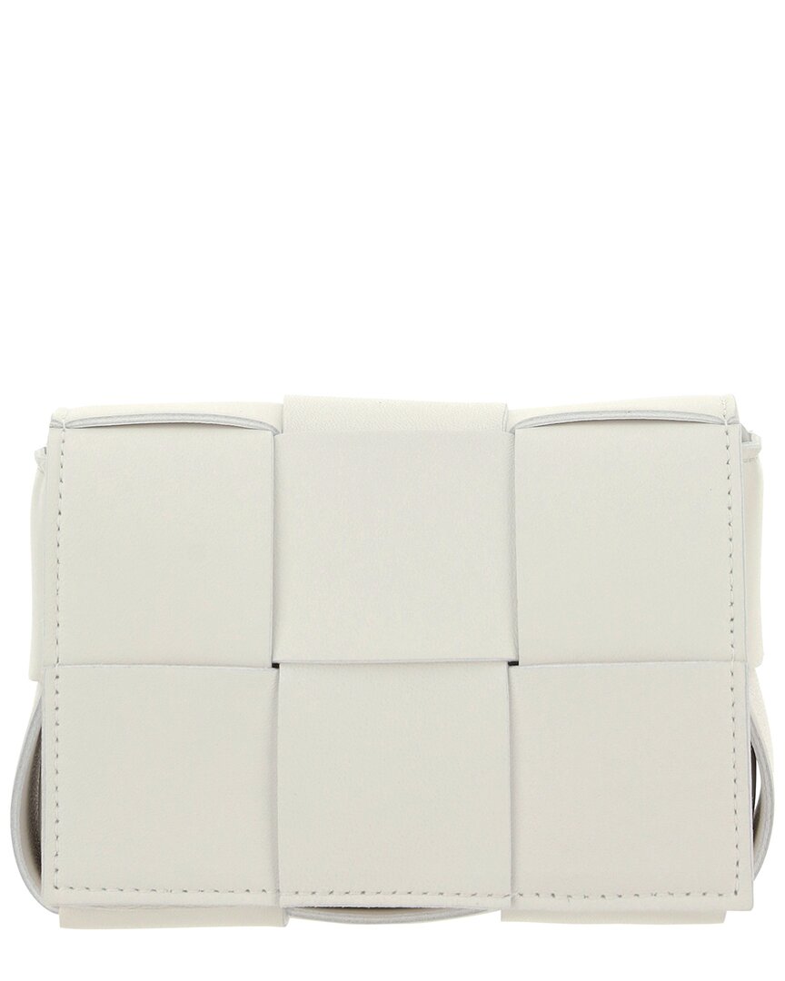 ショルダーバッグ・ポシェット BOTTEGA VENETA CASSETTE MINI LEATHER CROSSBODY BAG Bottega Veneta Mini Padded Cassette Leather Crossbody Bag