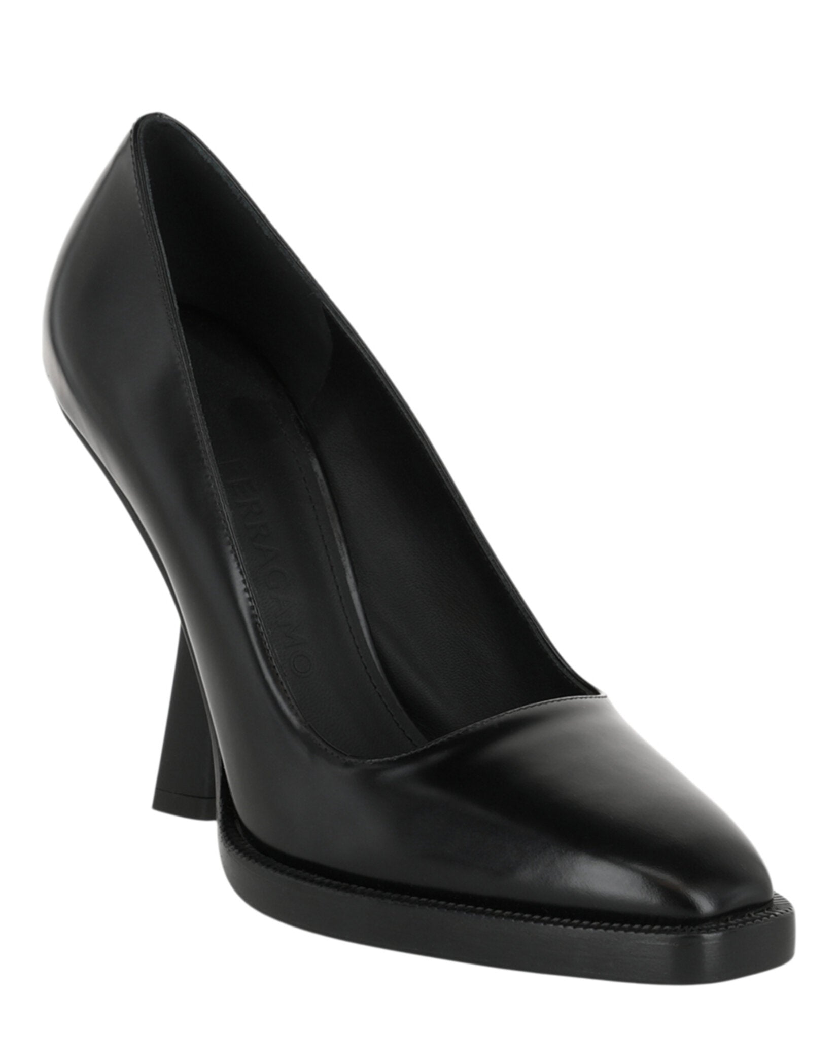 Ferragamo Womens Anser X5 Leather Pumps