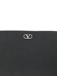 VALENTINO GARAVANI Valentino Garavani Men Valentino Garavani Vlogo Signature Grainy Calfskin Pouch