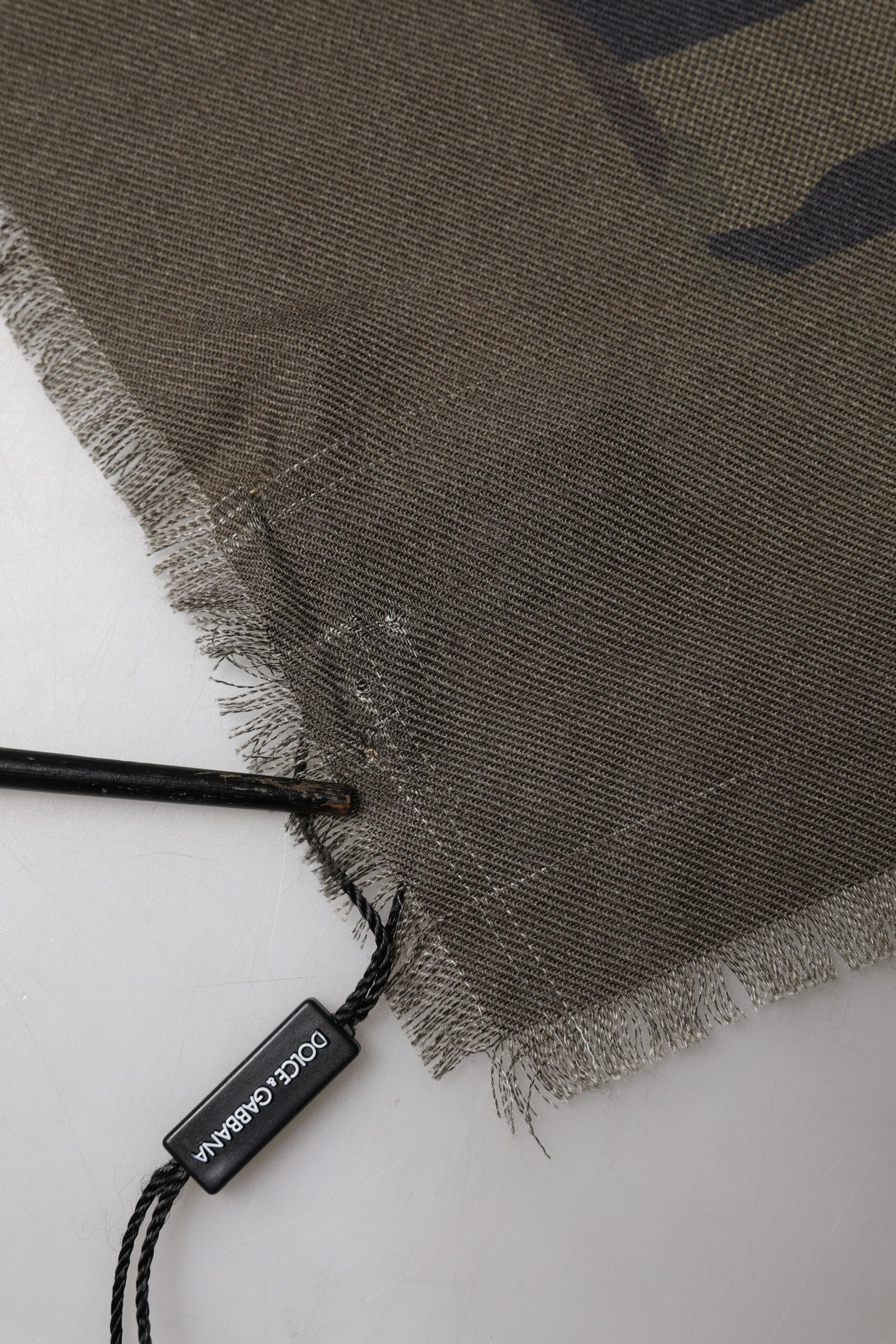 Dolce & Gabbana Green Camouflage Logo Cashmere 138cm x 137cm Men