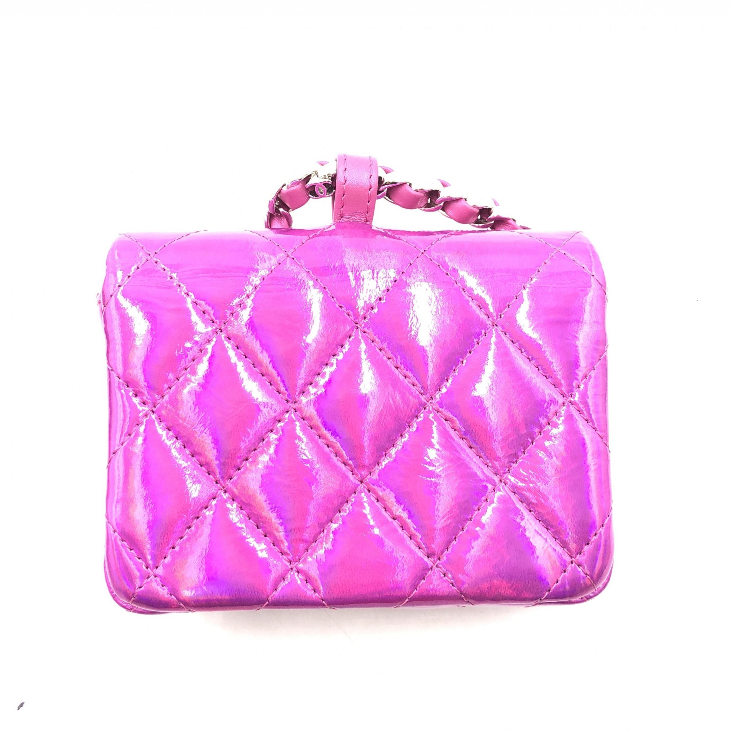 Chanel Iridescent Pink Quilted Leather Women's Pouch (Authentic Pre-Loved)