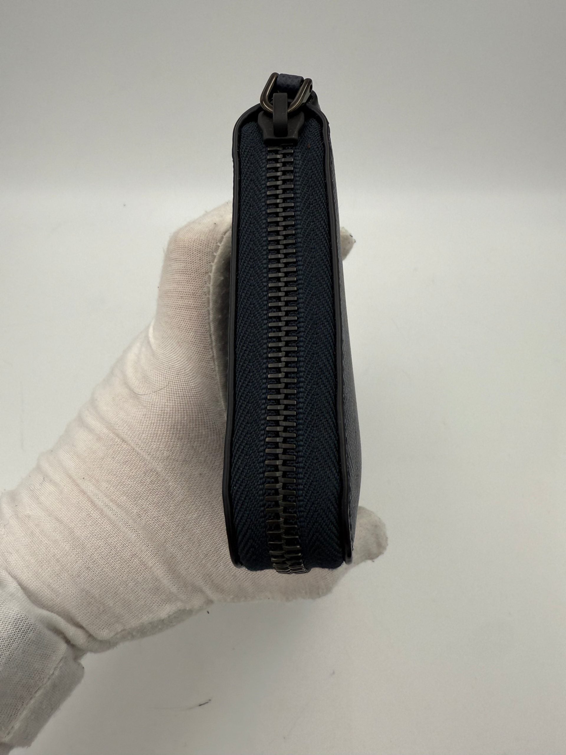 Prada PRADA Zip in Blue Saffiano Wallet (Authentic Pre-Loved)