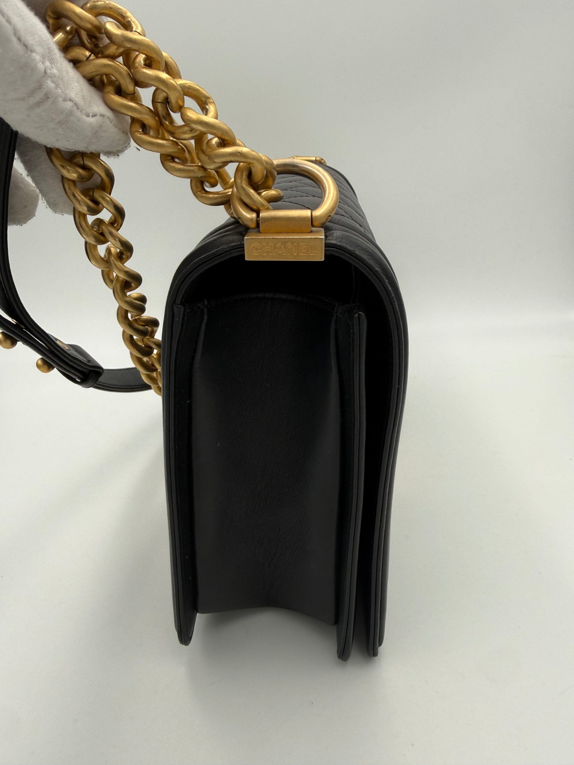 Chanel CHANEL BOY Large Women's Handbag (Authentic Pre-Loved)
