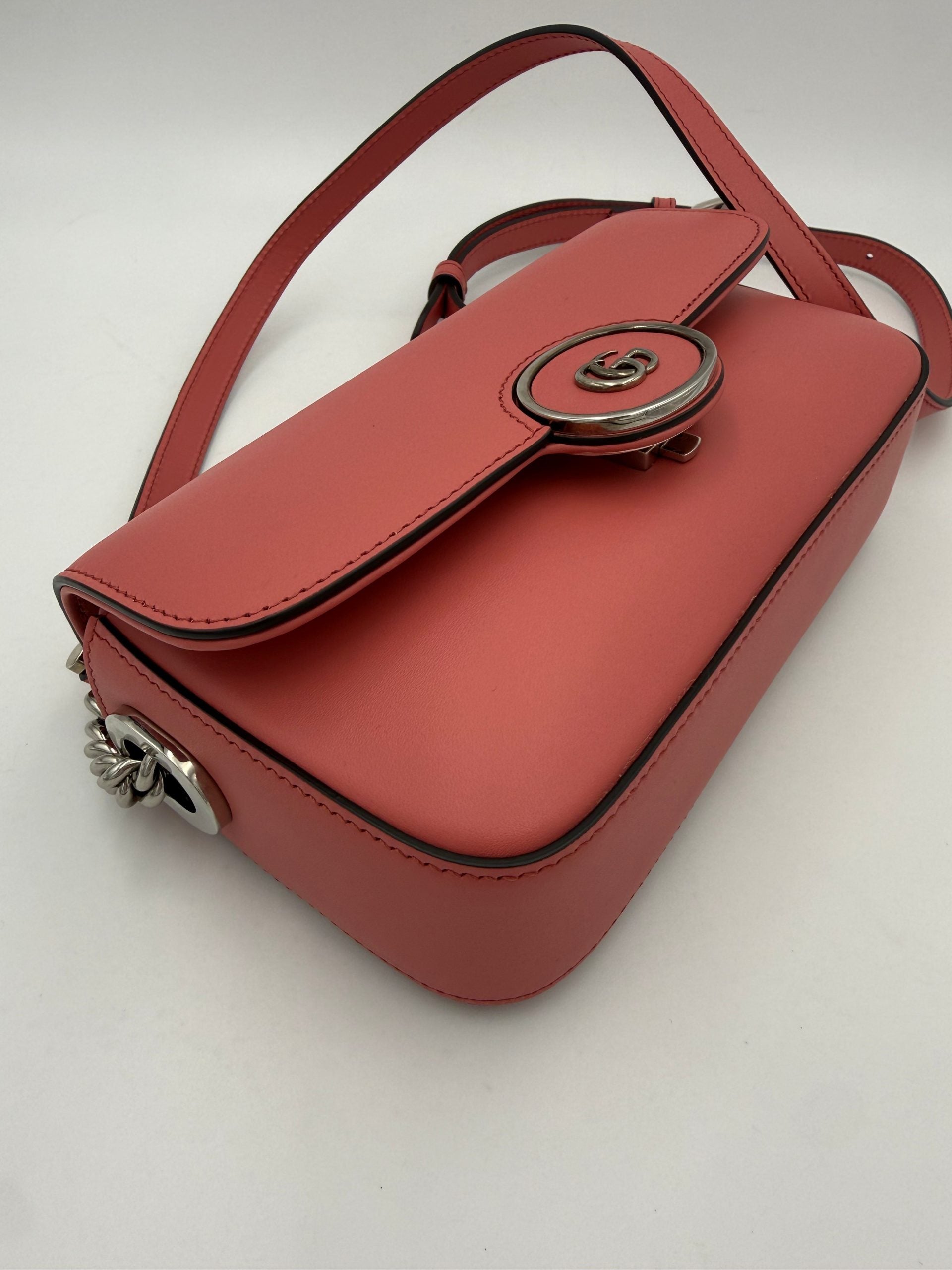 Gucci GUCCI GG Marmont in Leather Shoulder Women's Bag (Authentic Pre-Loved)