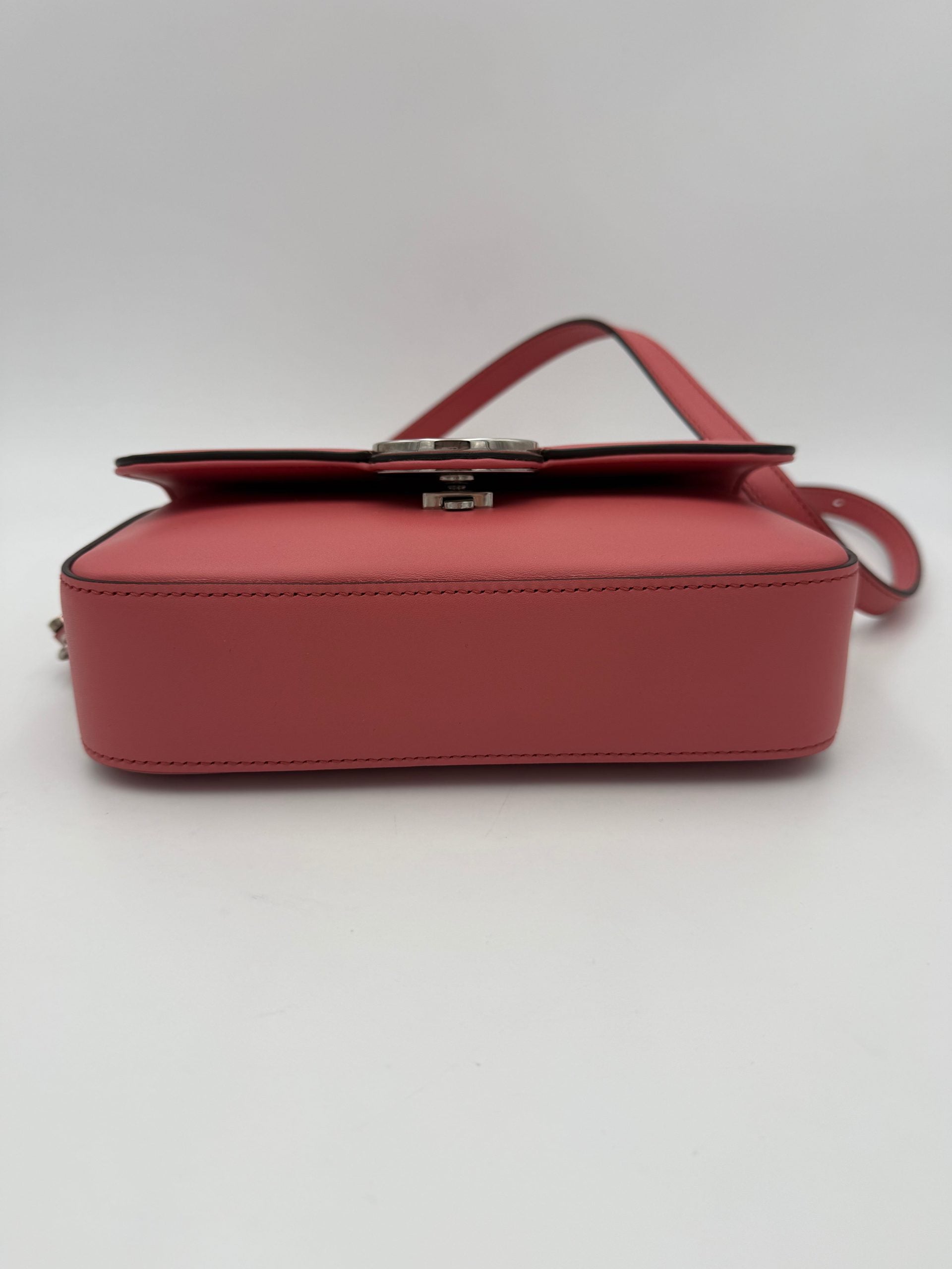Gucci GUCCI GG Marmont in Leather Shoulder Women's Bag (Authentic Pre-Loved)