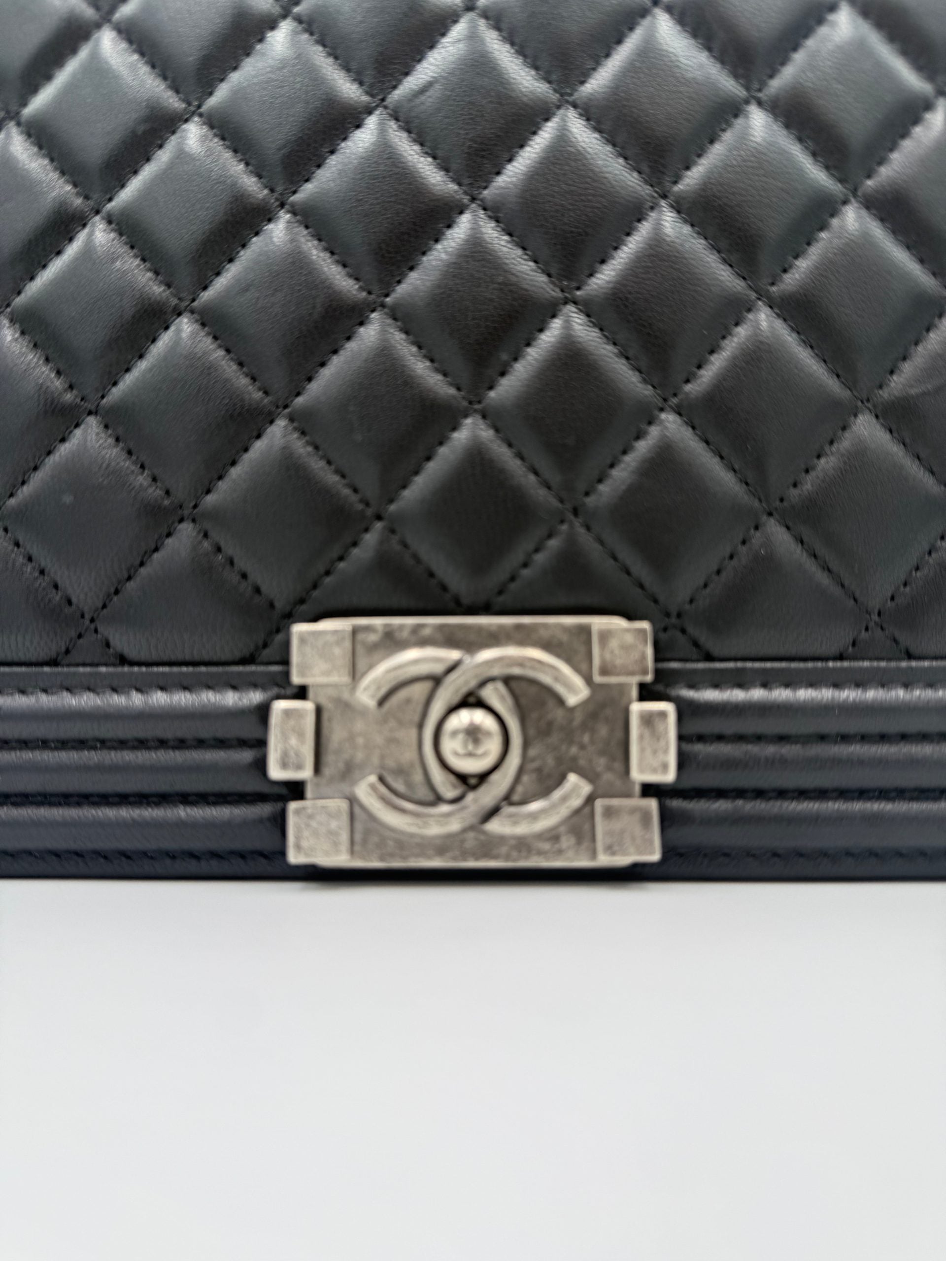 Chanel Bicolor Leather Women's Handbag (Authentic Pre-Loved)