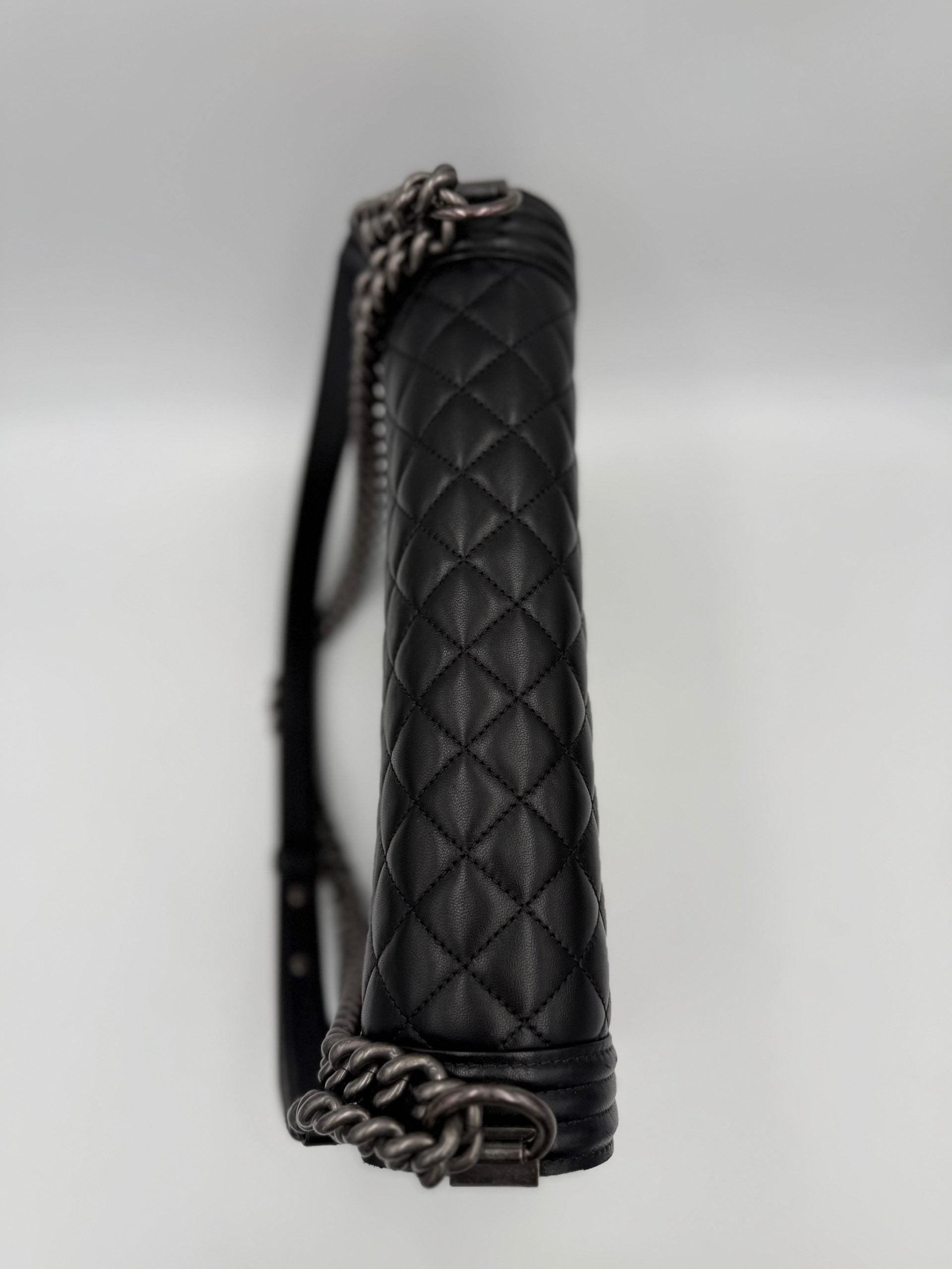 Chanel Bicolor Leather Women's Handbag (Authentic Pre-Loved)