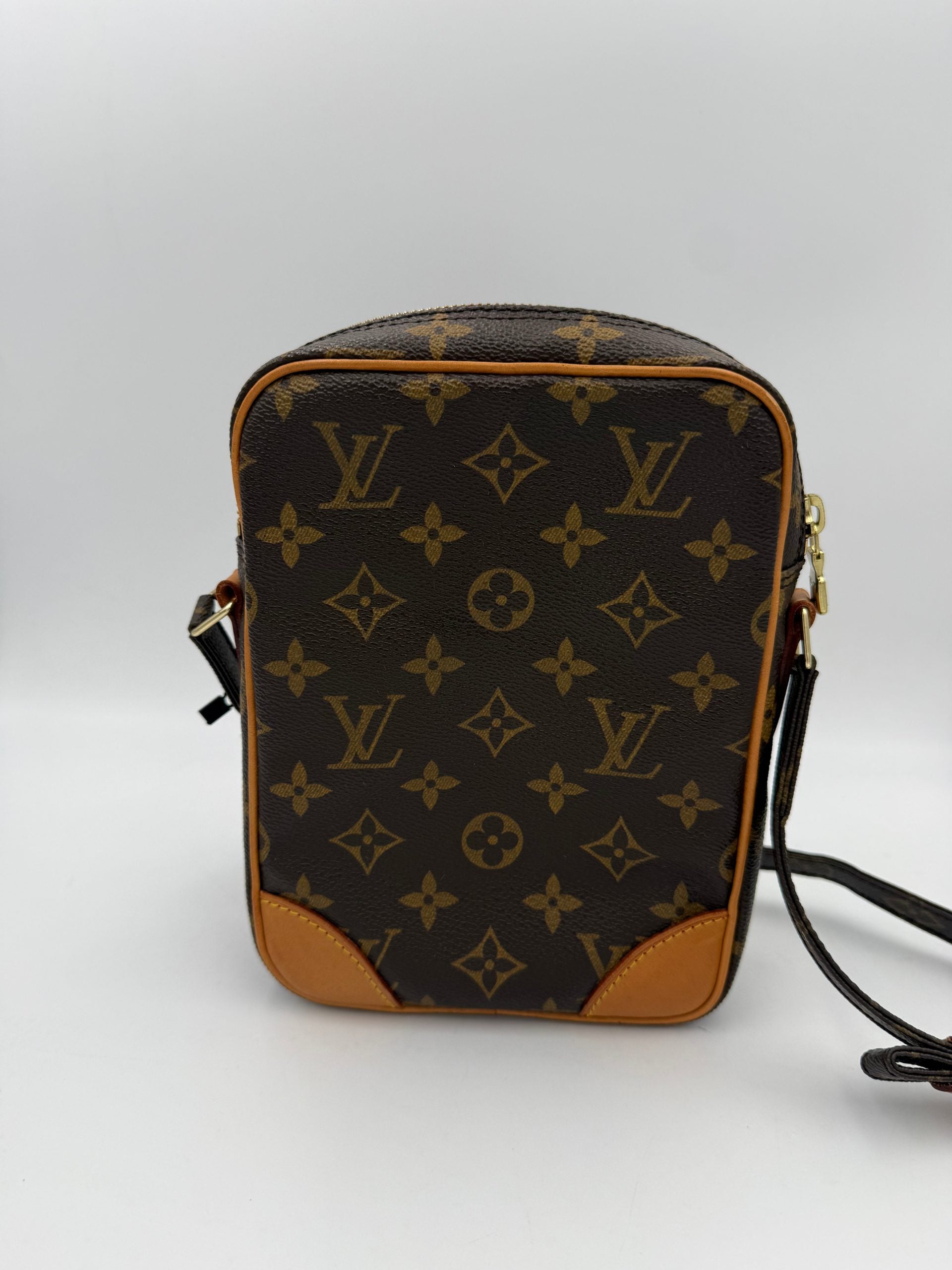 Louis Vuitton Louis Vuitton LOUIS VUITTON DANUBE Monogram  Handbag (Pre-Loved)