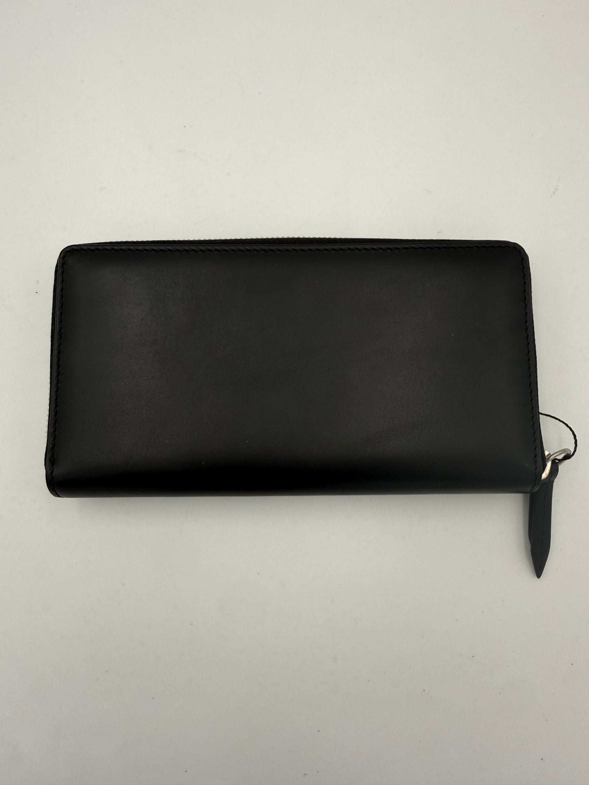 Gucci Gucci GUCCI Zip Black Front Logo Embossed  Wallet (Pre-Loved)