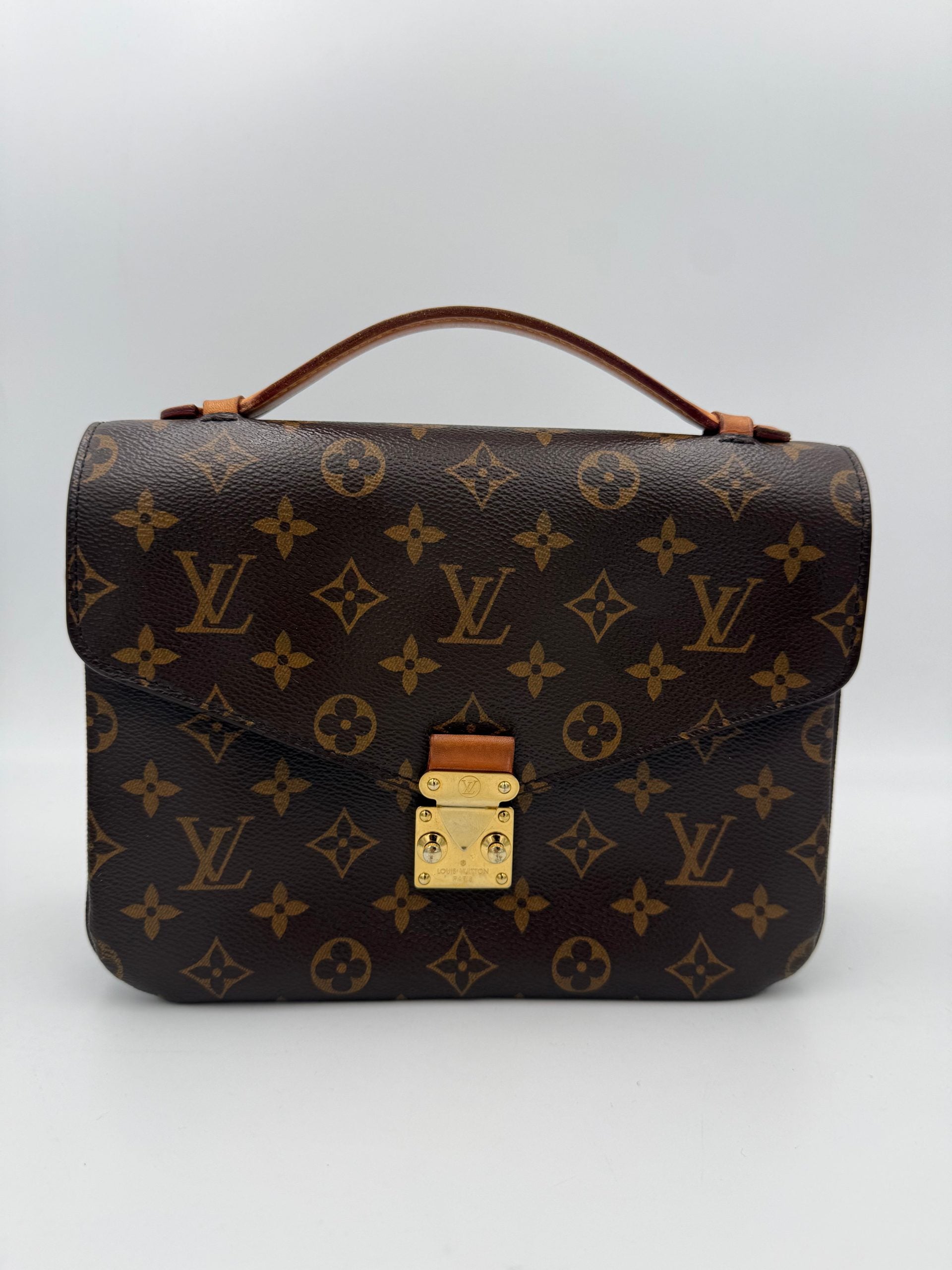 Louis Vuitton Louis Vuitton LOUIS VUITTON METIS Monogram  Handbag (Pre-Loved)
