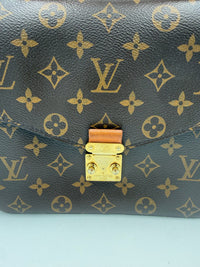 Louis Vuitton Louis Vuitton LOUIS VUITTON METIS Monogram  Handbag (Pre-Loved)