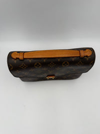 Louis Vuitton Louis Vuitton LOUIS VUITTON METIS Monogram  Handbag (Pre-Loved)