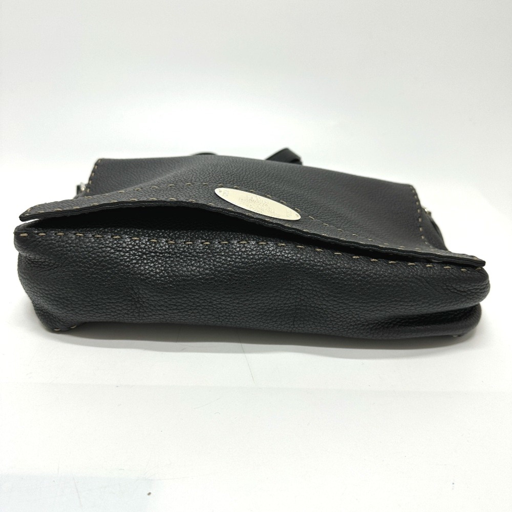 Fendi Selleria Black Leather Shoulder Bag (Pre-Owned)