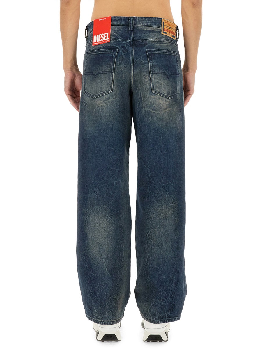 Diesel Men "2001 D-Macro-Fsg1" Jeans