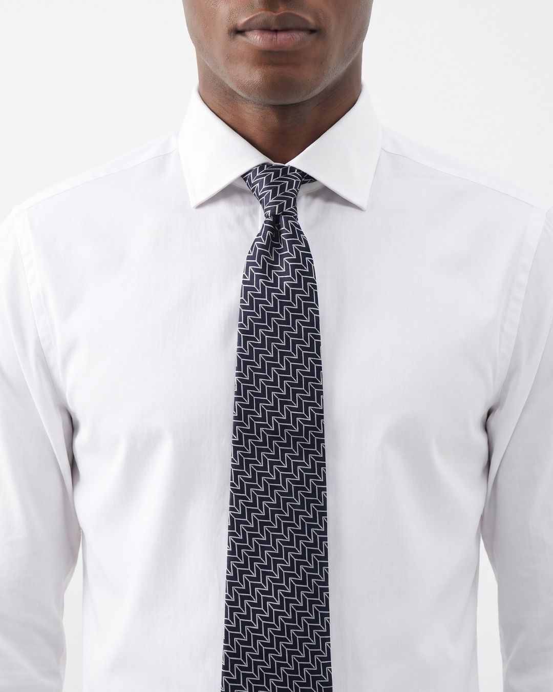 ARMANI COLLEZIONI Armani Collezione Mens Navy Blue / Gray Zigzag Geometric Neck Tie