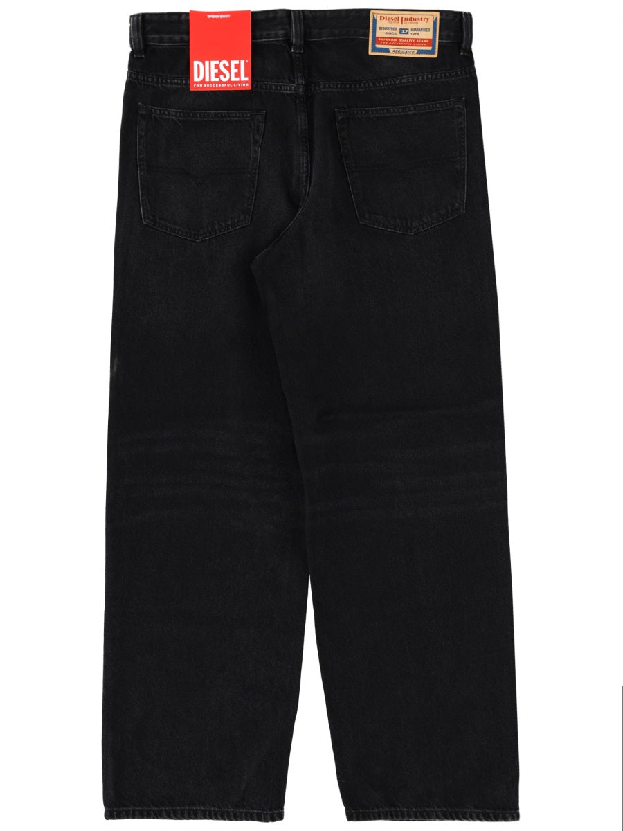 DIESEL Diesel Men "2001 D-Macro" Jeans