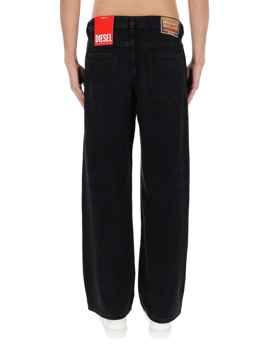DIESEL Diesel Men "2001 D-Macro" Jeans