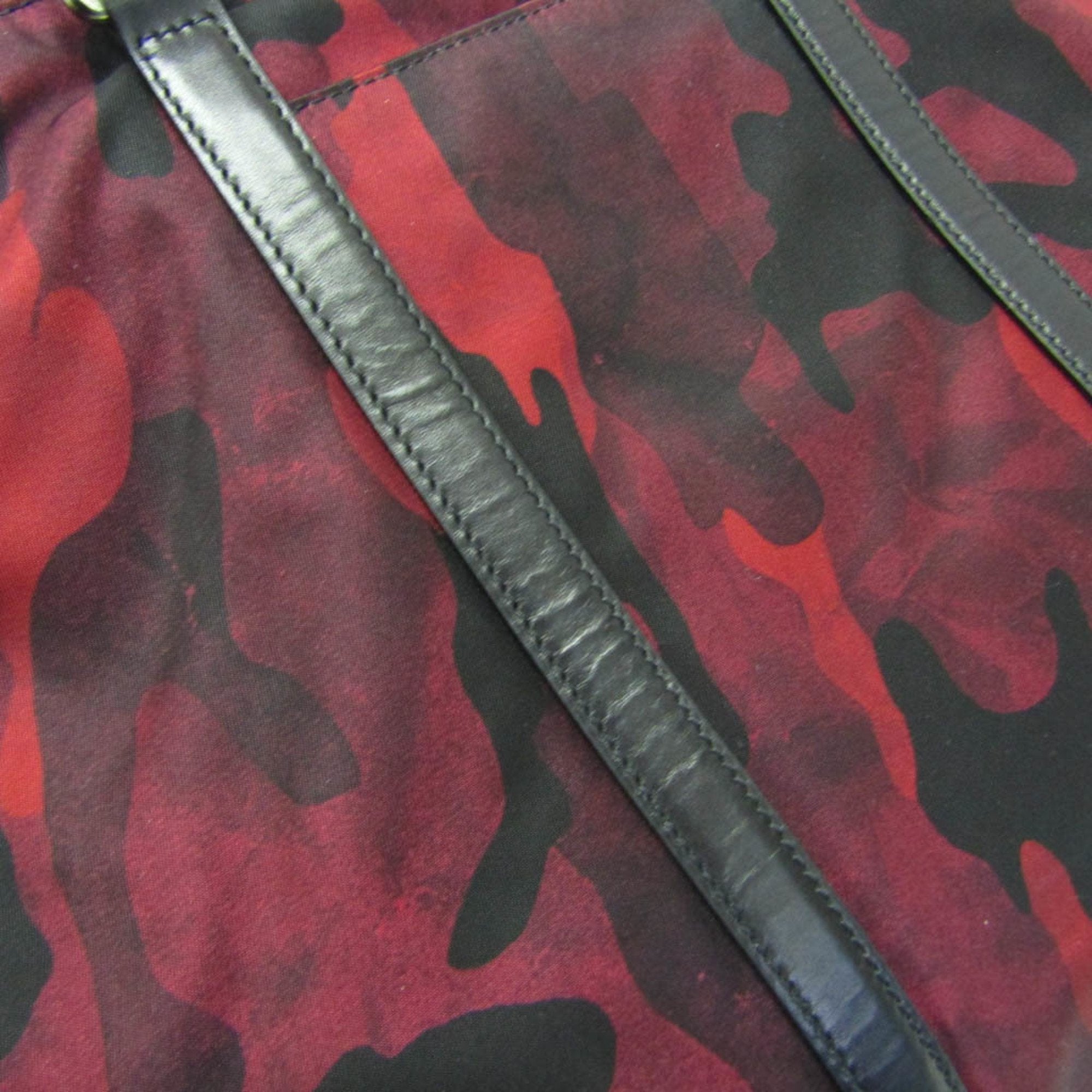 Prada -- Red Leather Shoulder Bag (Pre-Owned)