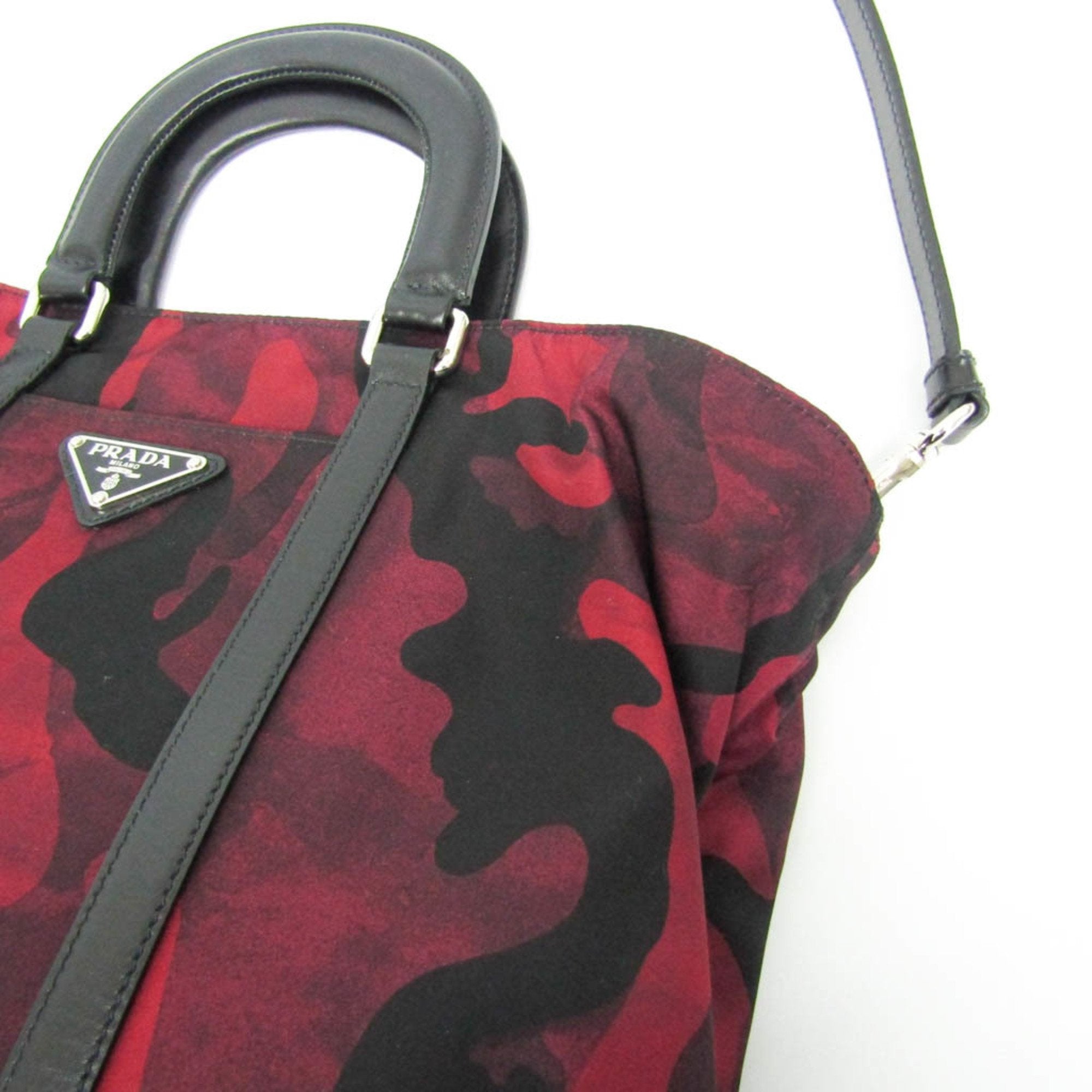 Prada -- Red Leather Shoulder Bag (Pre-Owned)