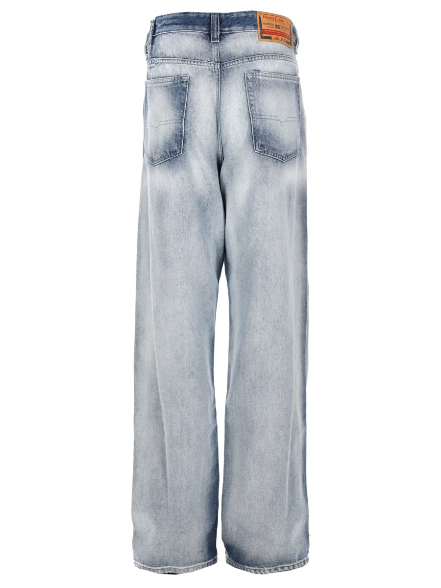Diesel Men Jeans "2001 D-Macro-Fsi2"