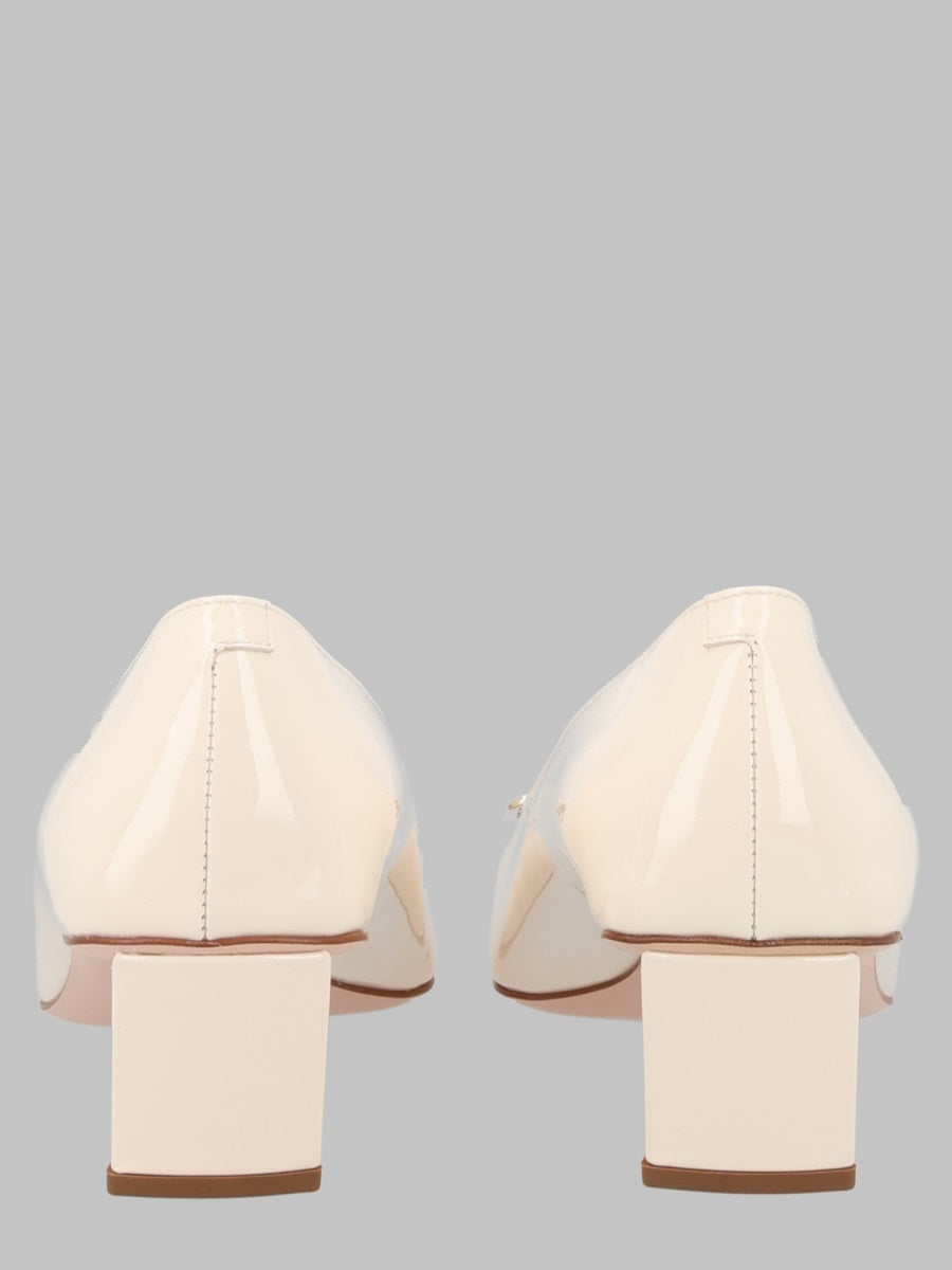 Roger Vivier Women Décolleté "Belle Vivier" In Vernice