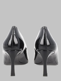 Roger Vivier Women Décolleté "Trompette" In Vernice