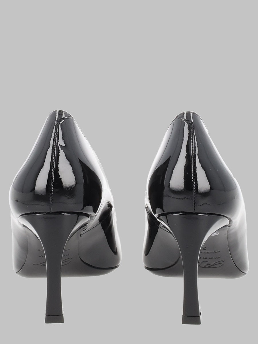 Roger Vivier Women Décolleté "Trompette" In Vernice