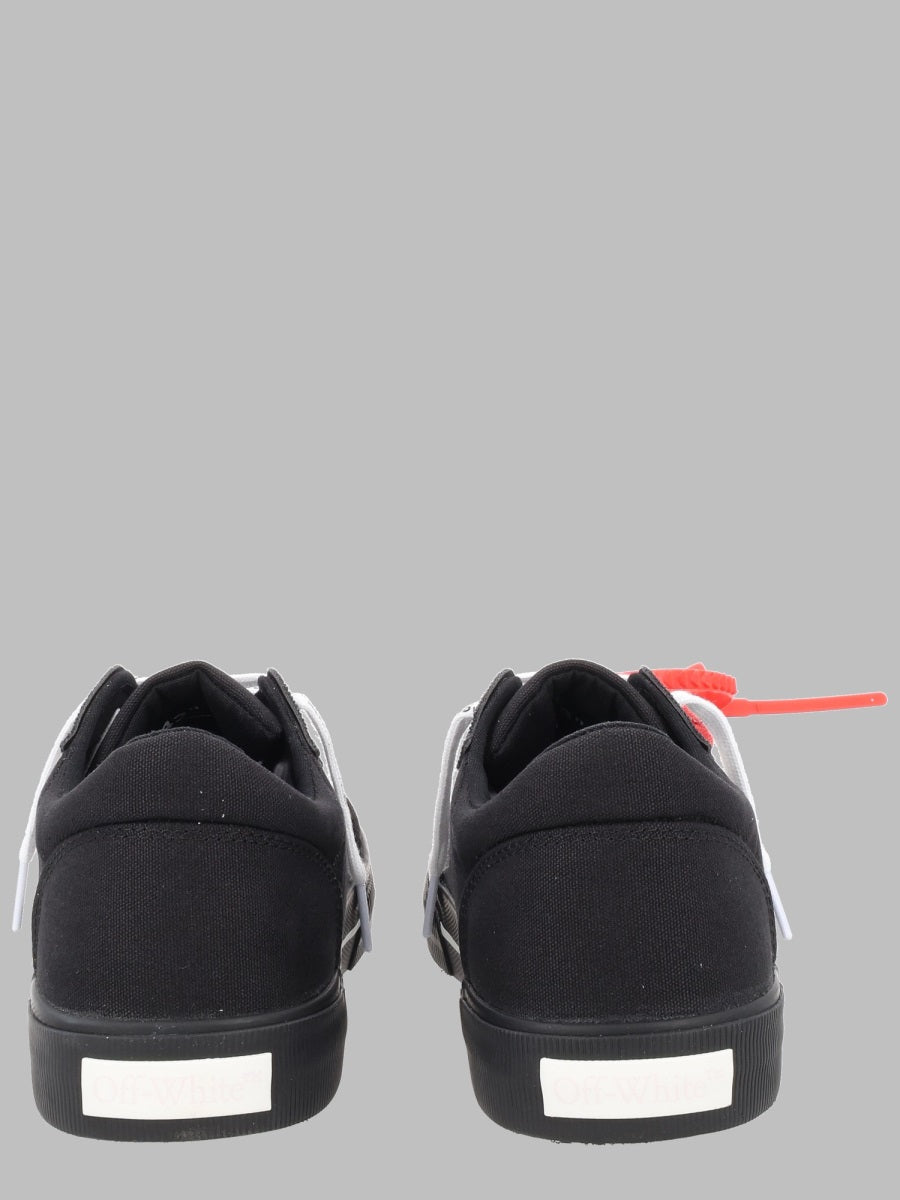 Off-White Men Sneaker " Vulc Low"