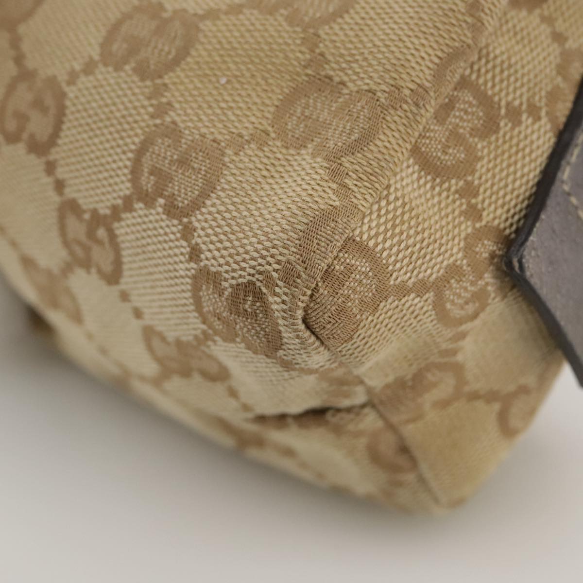 Gucci Gg Canvas Beige Canvas Clutch Bag (Pre-Owned)