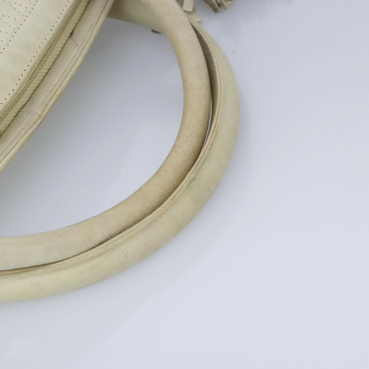 Bally Beige Leather Handbag (Pre-Owned)