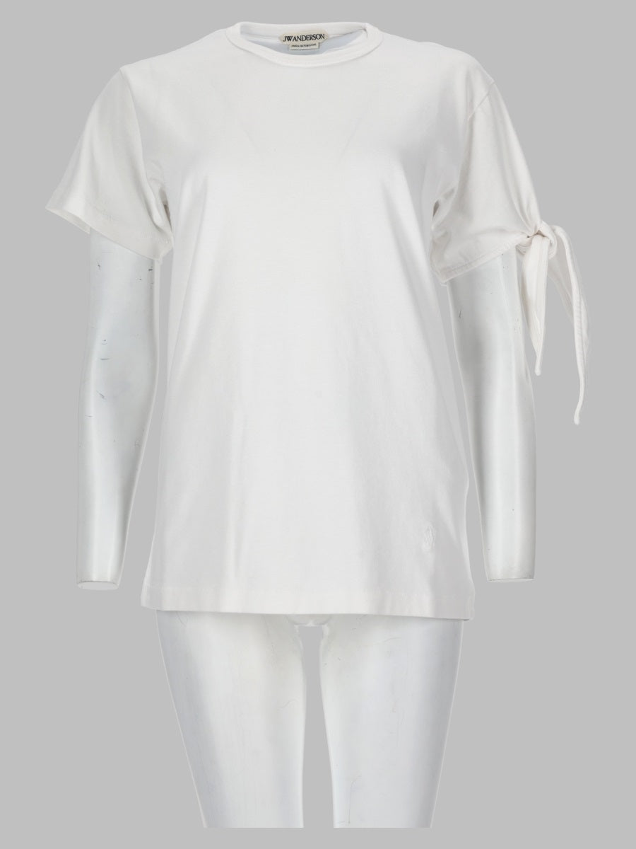 Jw Anderson Women T-Shirt Con Manica Annodata