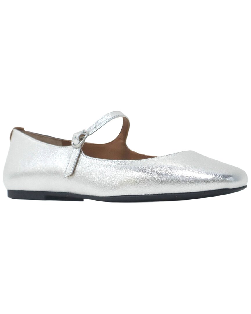 Gentle Souls By Kenneth Cole Wynona Leather Flat