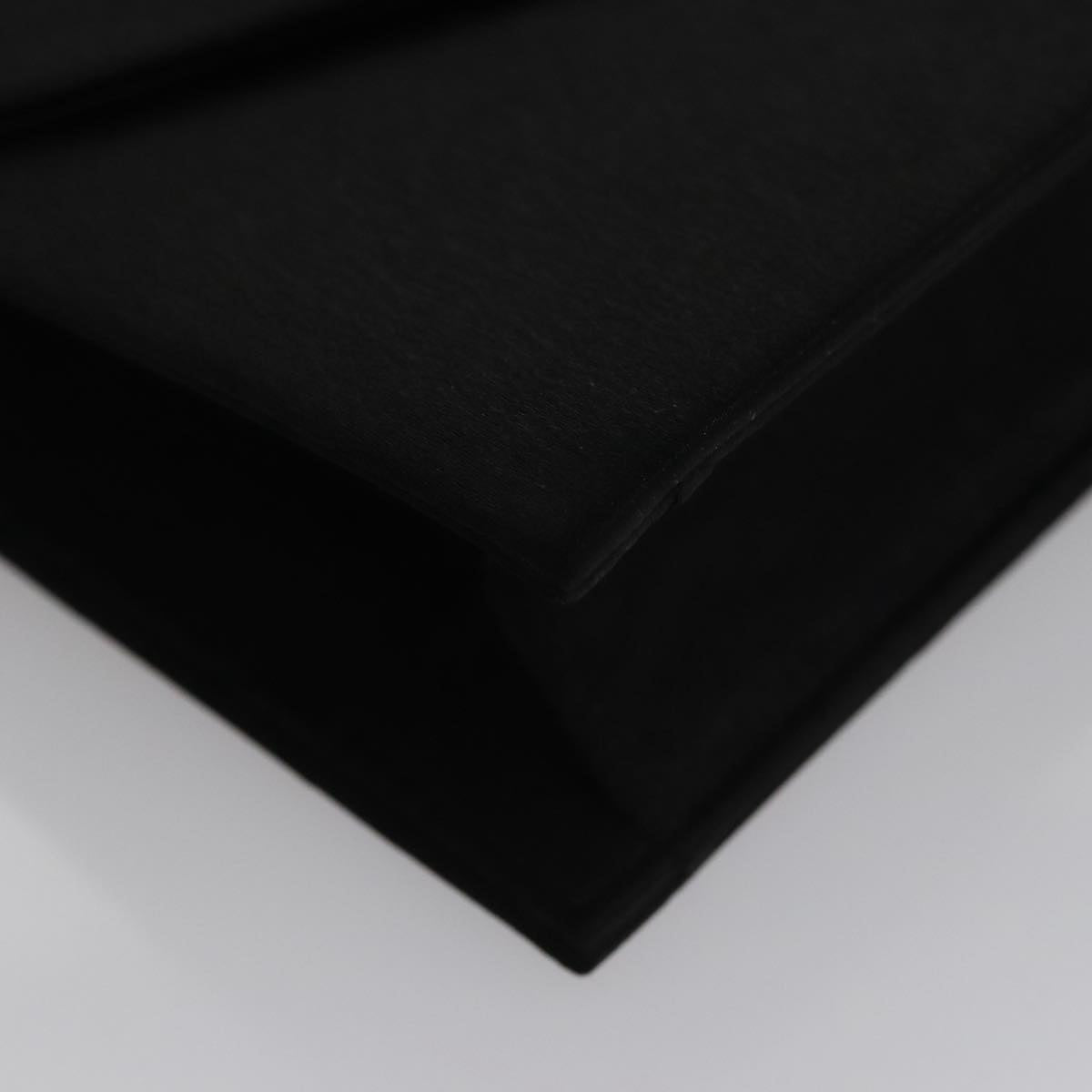 Yves Saint Laurent Black Silk Clutch Bag (Pre-Owned)