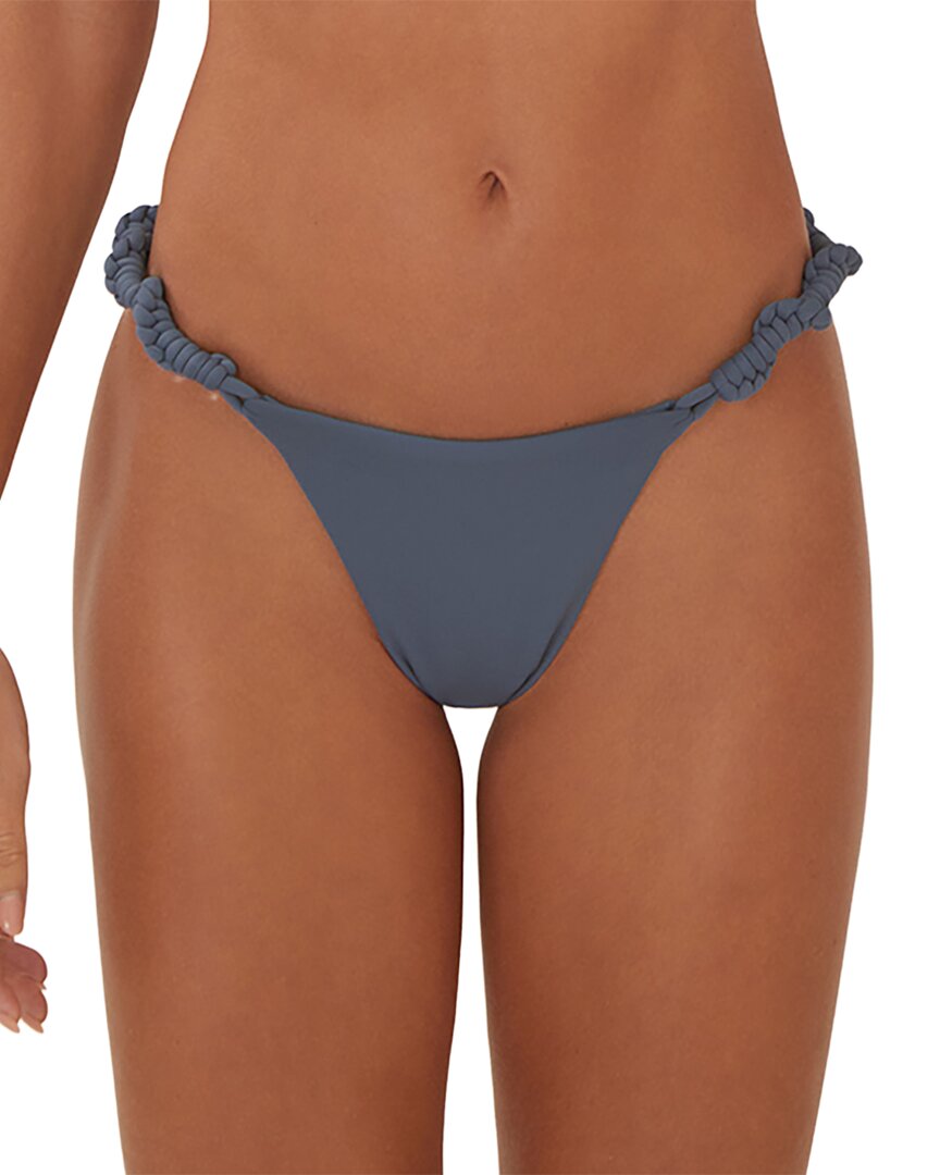 Vix Holly Detail Full Bottom