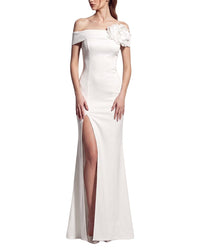 Kalinnu Solid Off The Shoulder Maxi Dress
