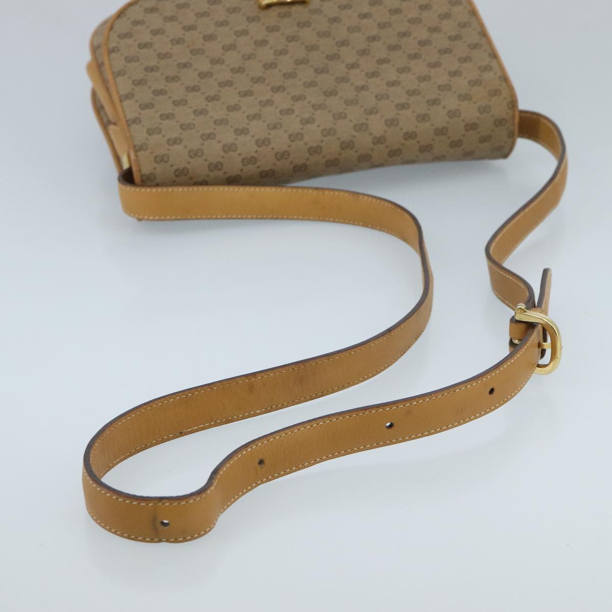 Gucci Beige Canvas Shoulder Bag (Pre-Owned)