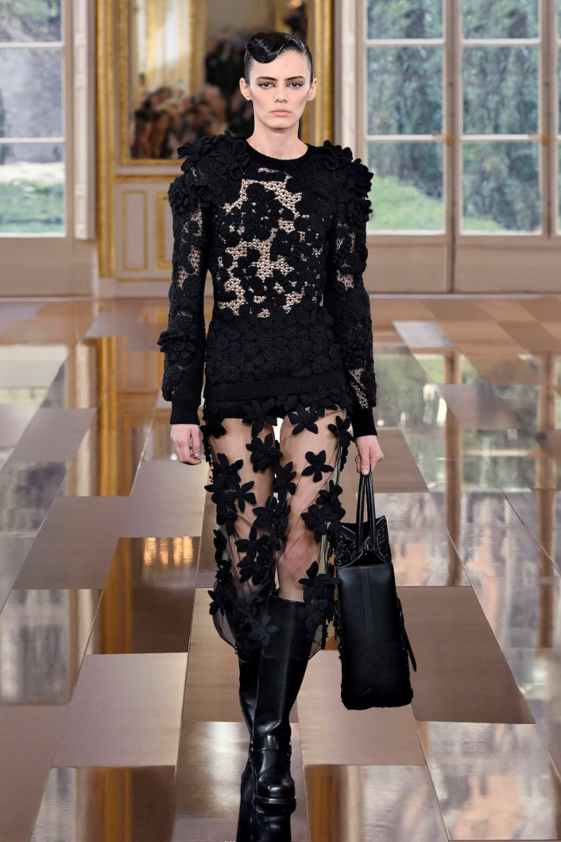 Valentino Garavani Valentino Garavani Lace Top In Black