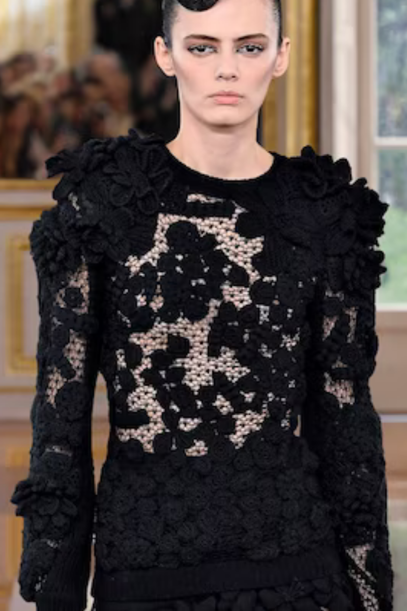 Valentino Garavani Valentino Garavani Lace Top In Black