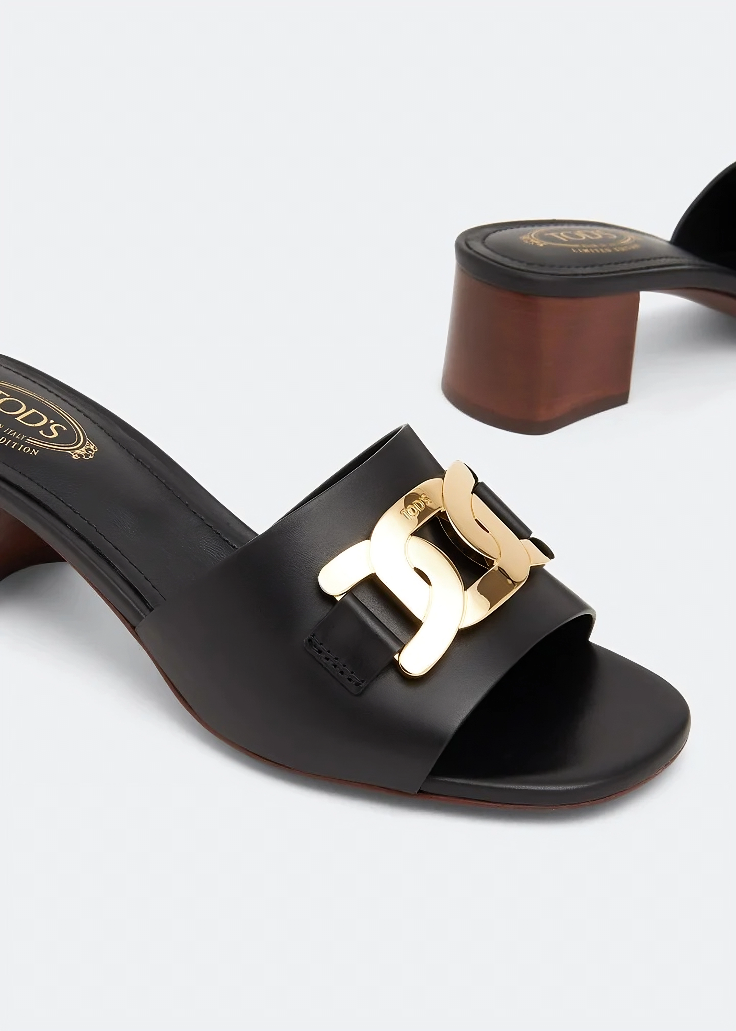 Tods Tod's Smooth Leather T-Logo Block Heel Mules