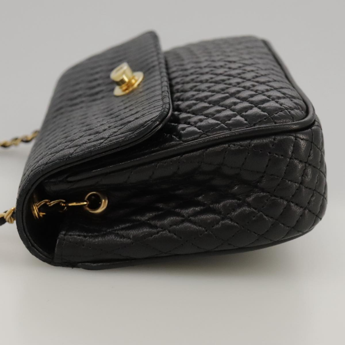Bally Black Leather Shoulder Bag (Pre-Owned)