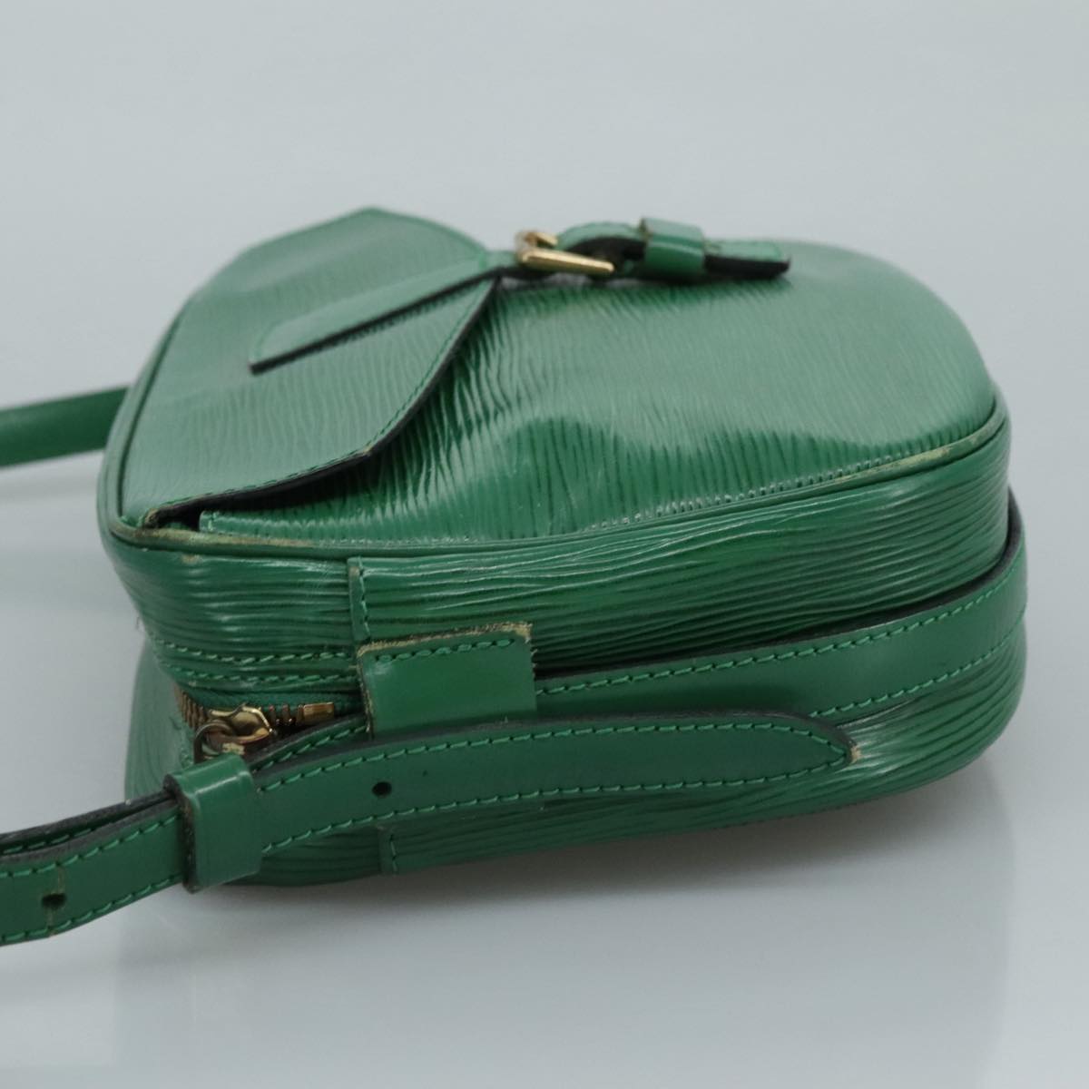 Louis Vuitton Jeune Fille Green Leather Shoulder Bag (Pre-Owned)