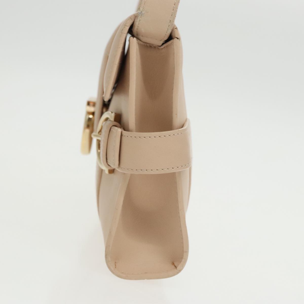 Salvatore Ferragamo Gancini Beige Leather Shoulder Bag (Pre-Owned)