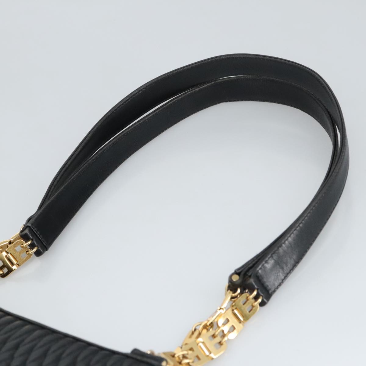 Bally Black Leather Shoulder Bag (Pre-Owned)