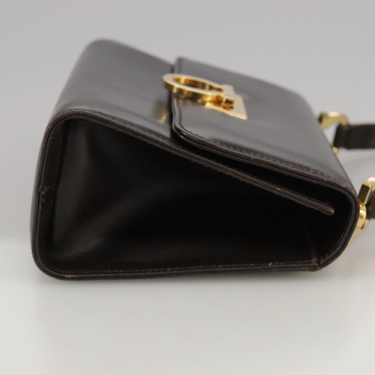 Salvatore Ferragamo Gancini Brown Leather Shoulder Bag (Pre-Owned)