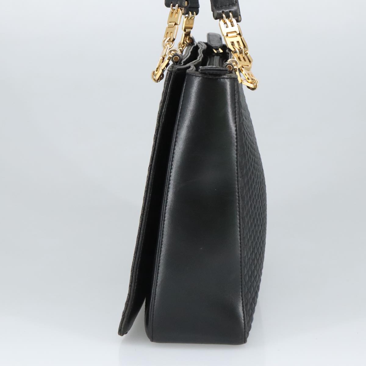 Bally Black Leather Shoulder Bag (Pre-Owned)