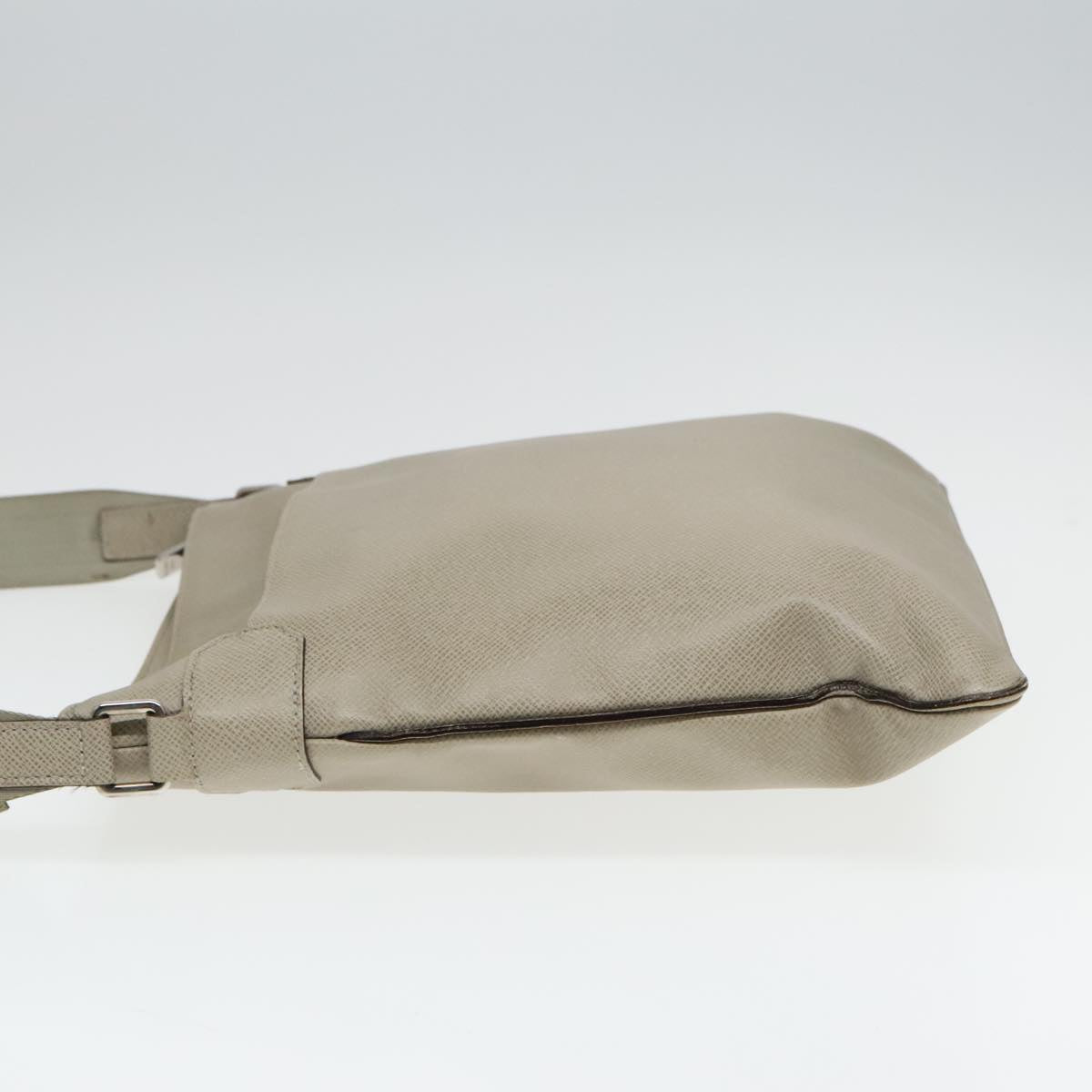 Louis Vuitton Sasha Beige Leather Shoulder Bag (Pre-Owned)