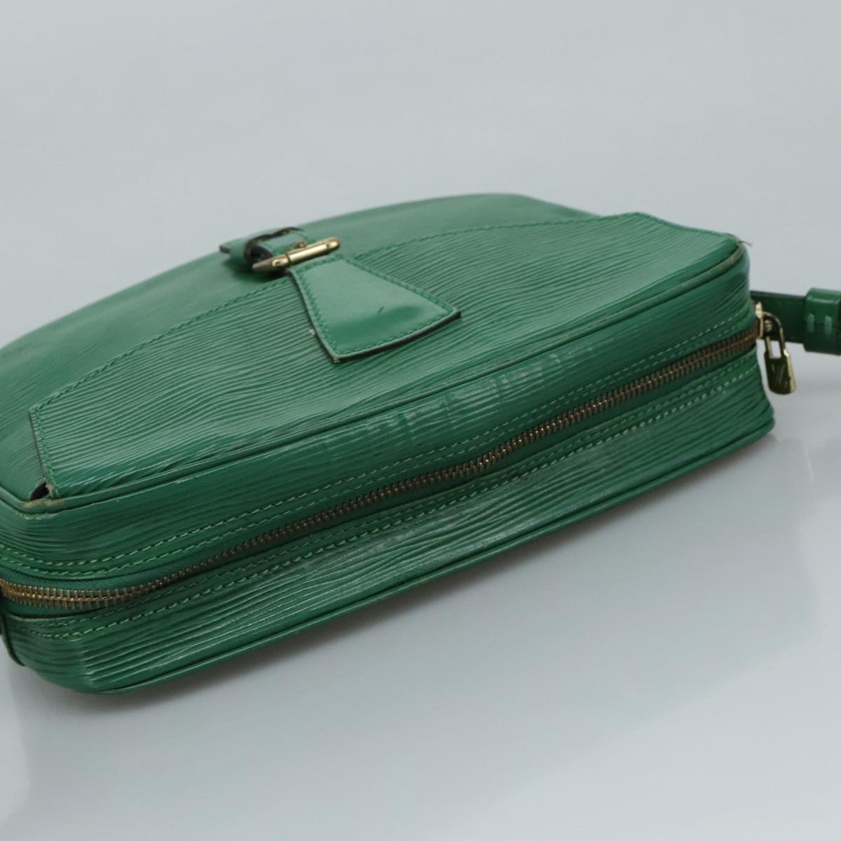 Louis Vuitton Jeune Fille Green Leather Shoulder Bag (Pre-Owned)