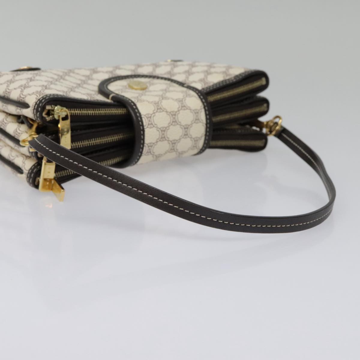 Céline Triomphe White Leather Clutch Bag (Pre-Owned)