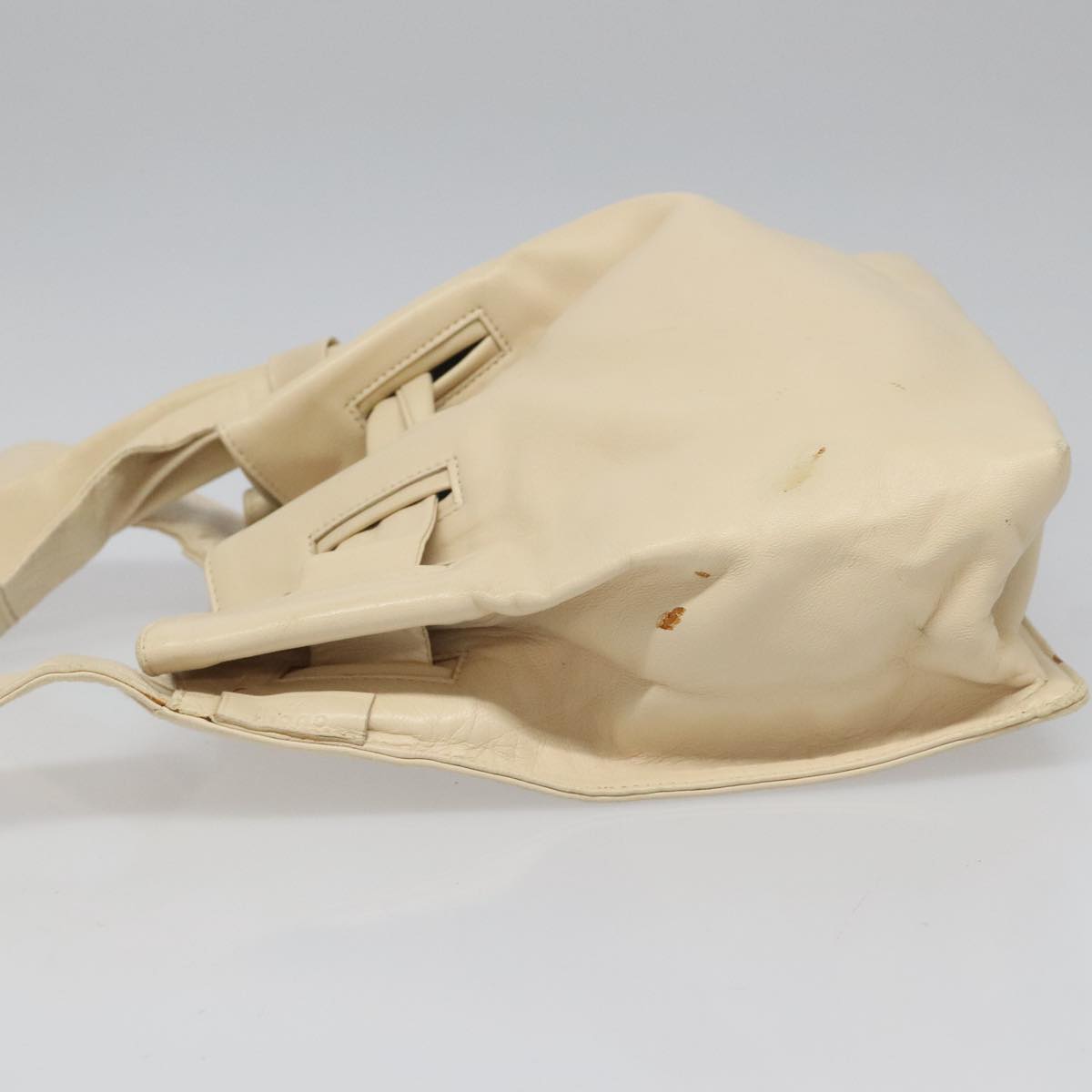 Gucci Drawstring Beige Leather Shoulder Bag (Pre-Owned)