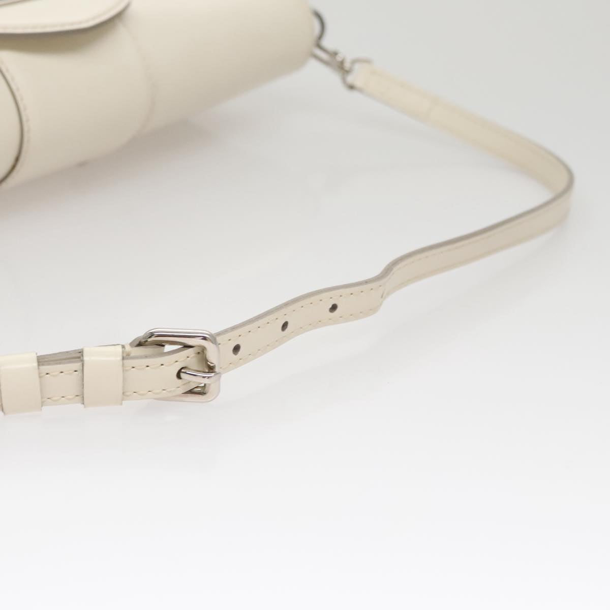Louis Vuitton Montaigne White Leather Shoulder Bag (Pre-Owned)